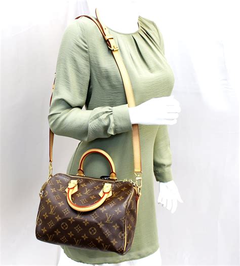 lv speedy 25 bandouliere outfit|louis vuitton speedy 25 measurements.